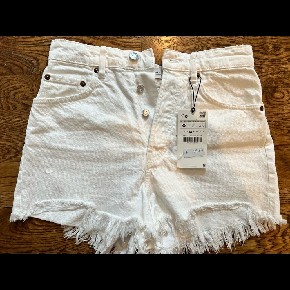 White Zara shorts